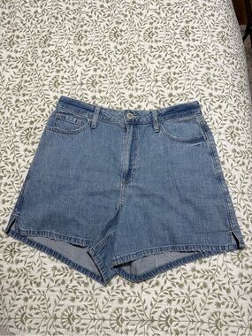 Hollister Ultra High-Rise 90s Denim Shorts - Blue - Size 8 w29